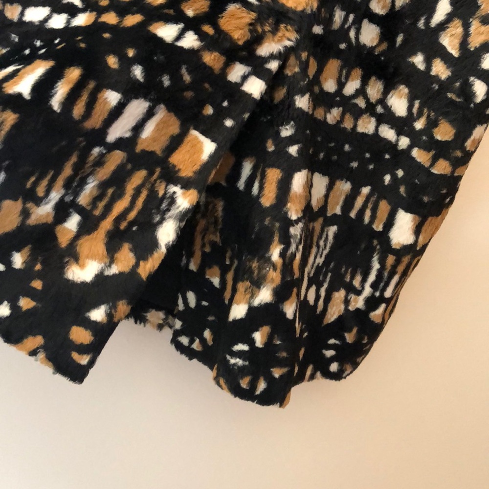 Etcetera Short Skirt With Side Slit Gem